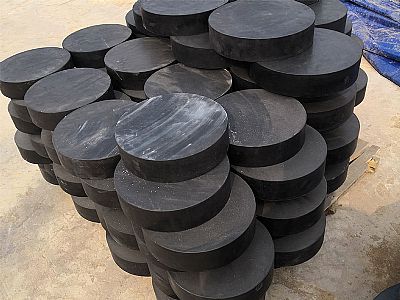 清新区板式橡胶支座由若干层橡胶片与薄钢板经加压硫化